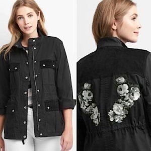 GAP | BEAUTIFUL White Floral Embroidered Jacket! // S